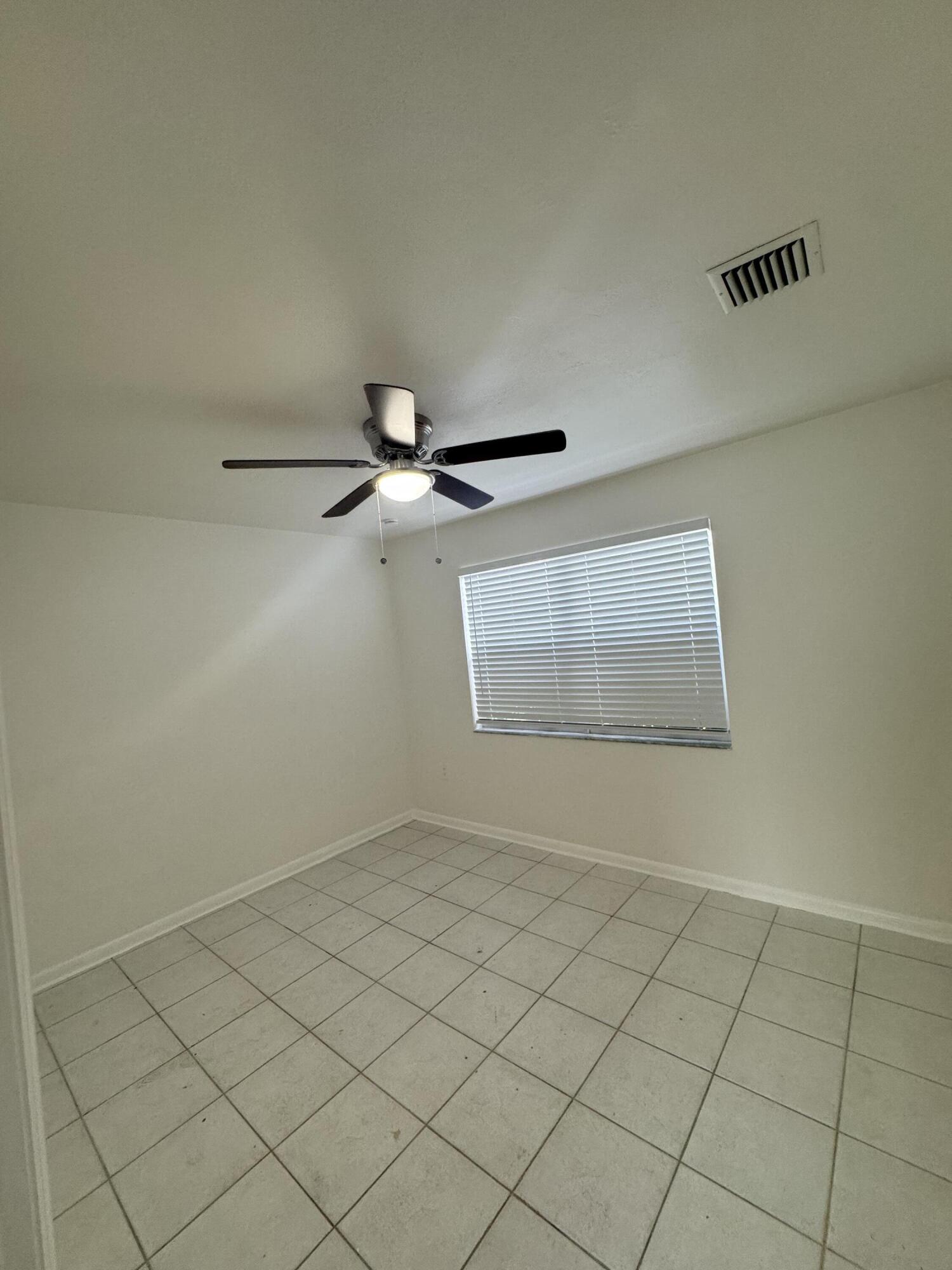 3829 Ocala Road Seminole Manor, FL 33462 - Photo 5 of 10 IMG_8498