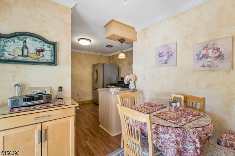 25 Swan Road Livingston, NJ 07039 - Photo 8 of 35 Gallery Image 8
