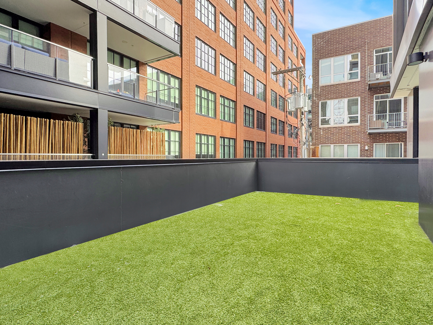 21 North May Street, Unit 802 Chicago, IL 60607 - Photo 48 of 50 front view of a building