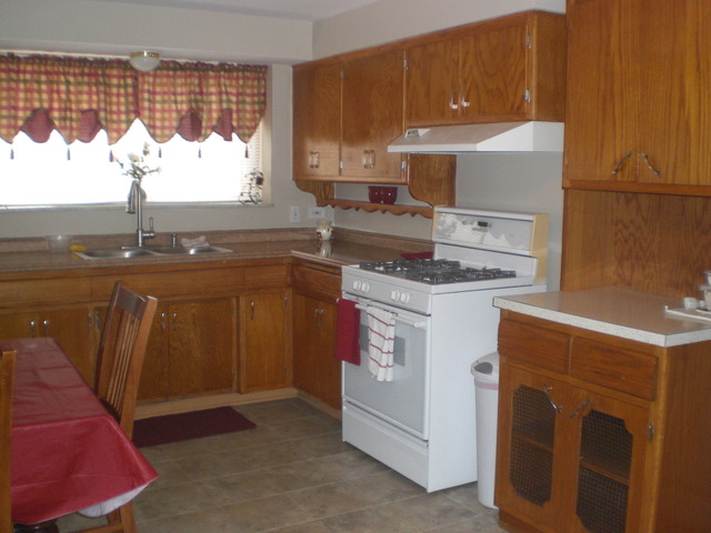 6854 Cermak Road, Unit GD Berwyn, IL 60402 - Photo 8 of 15 Gallery Image 8