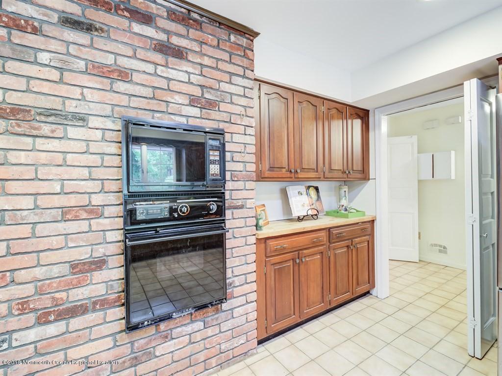 100 Manaqua Road Freehold, NJ 07728 - Photo 15 of 52 012_KITCHEN