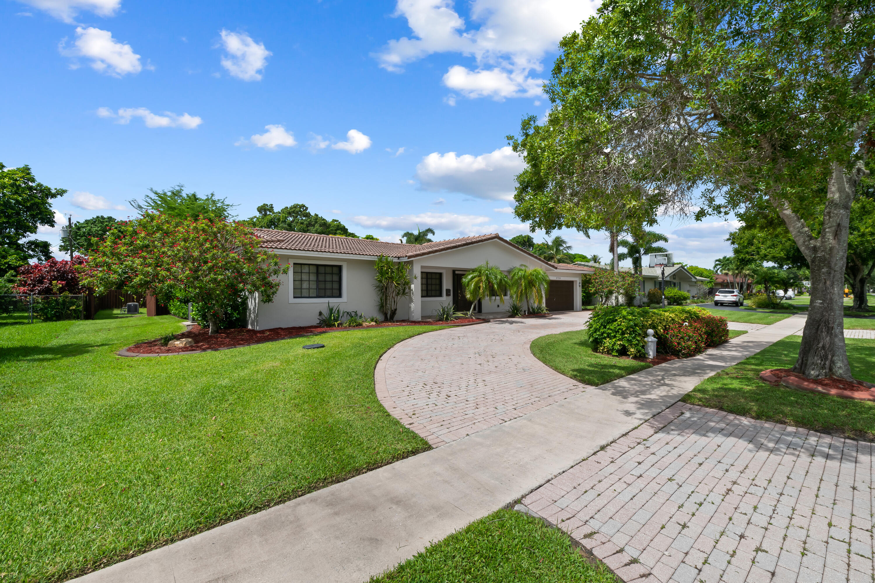 5720 Southwest 7th Street Plantation, FL 33317 - Photo 42 of 42 Front of Home
