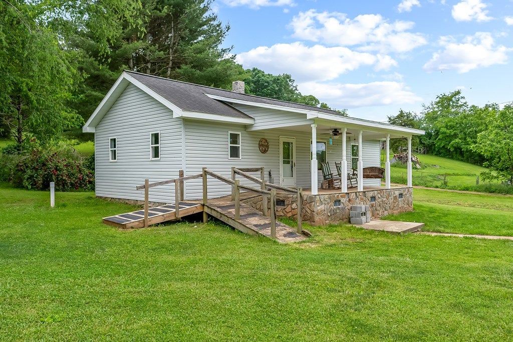 451 Payne Town Road Max Meadows, VA 24360 - Photo 3 of 50 Gallery Image 3
