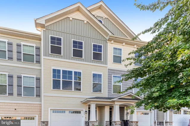 $500,000 | 1575 Renate Drive, Woodbridge, VA 22192