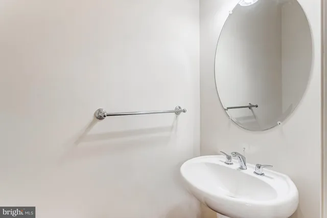 $500,000 | 1575 Renate Drive, Woodbridge, VA 22192