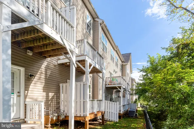 $500,000 | 1575 Renate Drive, Woodbridge, VA 22192