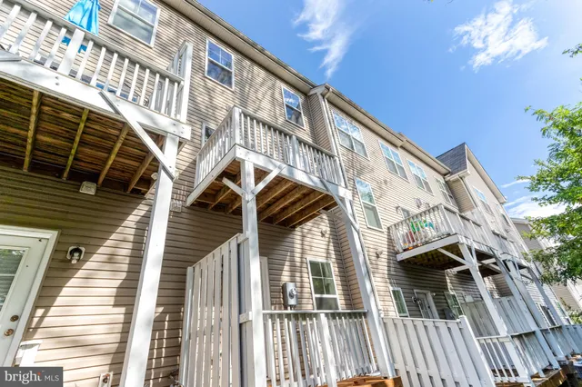 $500,000 | 1575 Renate Drive, Woodbridge, VA 22192