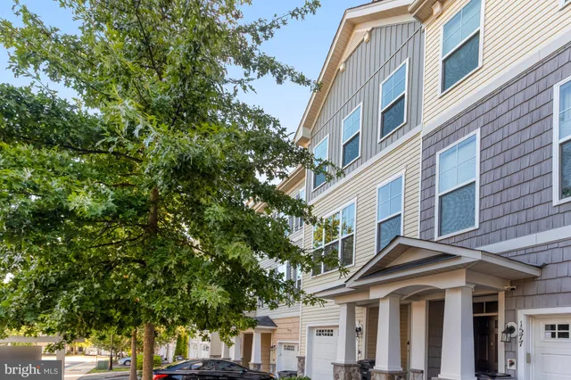 $500,000 | 1575 Renate Drive, Woodbridge, VA 22192