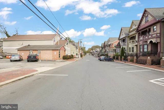 $500,000 | 1575 Renate Drive, Woodbridge, VA 22192