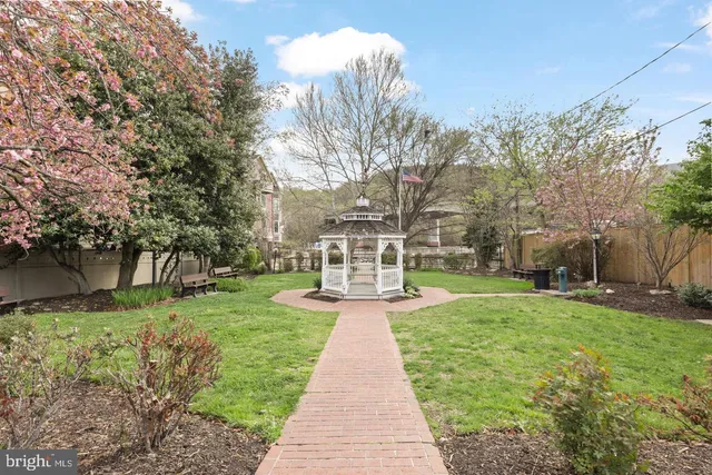 $500,000 | 1575 Renate Drive, Woodbridge, VA 22192