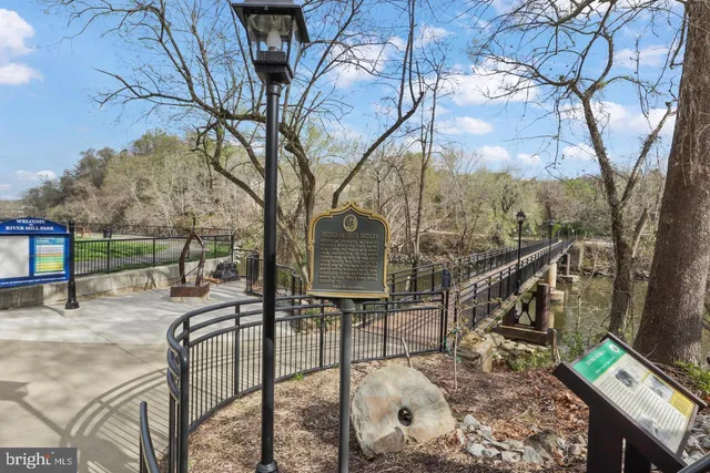 $500,000 | 1575 Renate Drive, Woodbridge, VA 22192