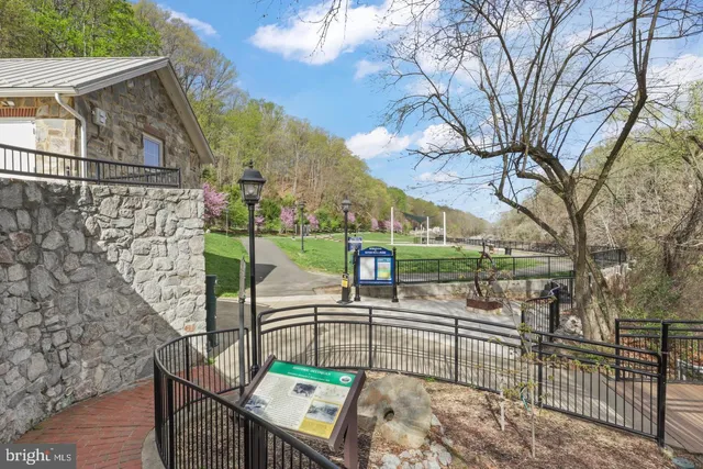 $500,000 | 1575 Renate Drive, Woodbridge, VA 22192