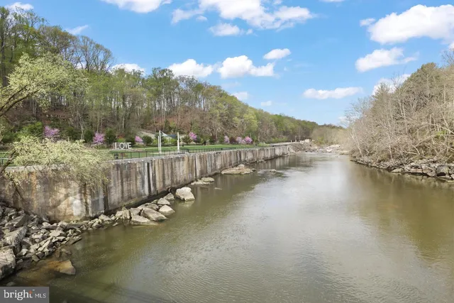 $500,000 | 1575 Renate Drive, Woodbridge, VA 22192