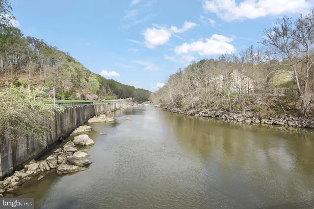 $500,000 | 1575 Renate Drive, Woodbridge, VA 22192