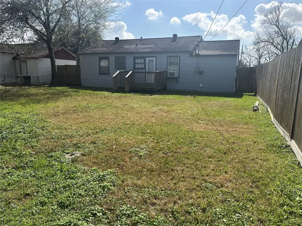 $1,250 | 11005 Muscatine Street, Houston, TX 77029