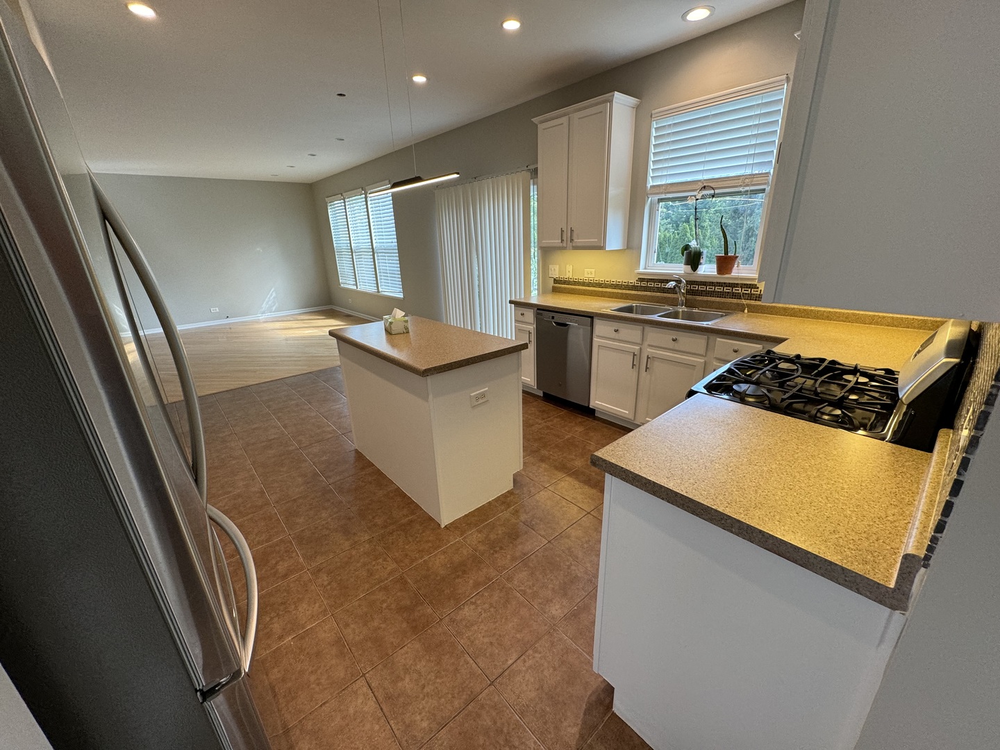 312 Shelbourne Road Volo, IL 60073 - Photo 51 of 54 a kitchen with sink and refrigerator