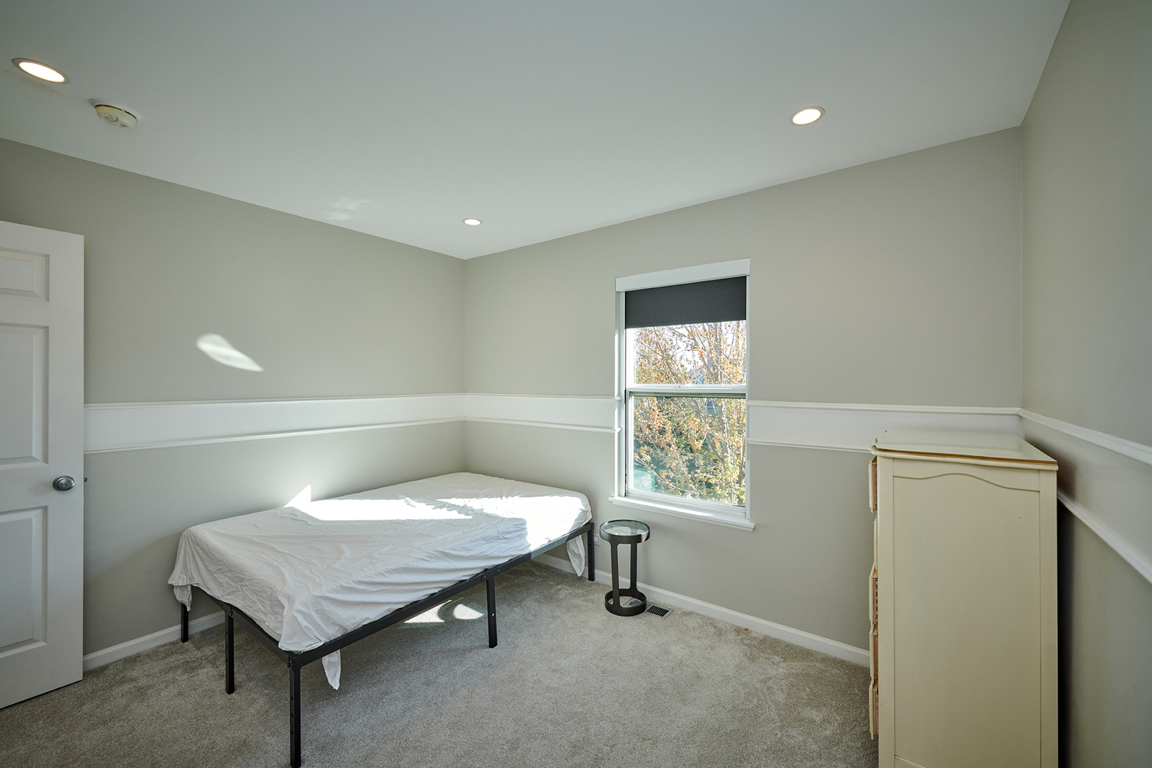312 Shelbourne Road Volo, IL 60073 - Photo 9 of 54 a room with a table and windows
