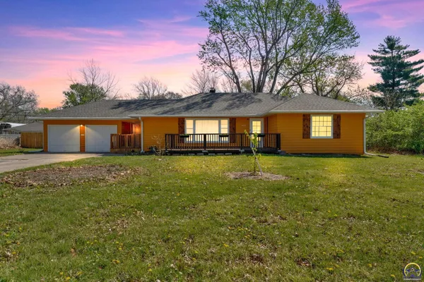 $195,000 | 2016 Southwest James Street, Topeka, KS 66604