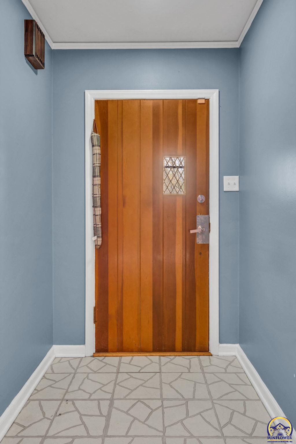 2016 Southwest James Street Topeka, KS 66604 - Photo 12 of 44