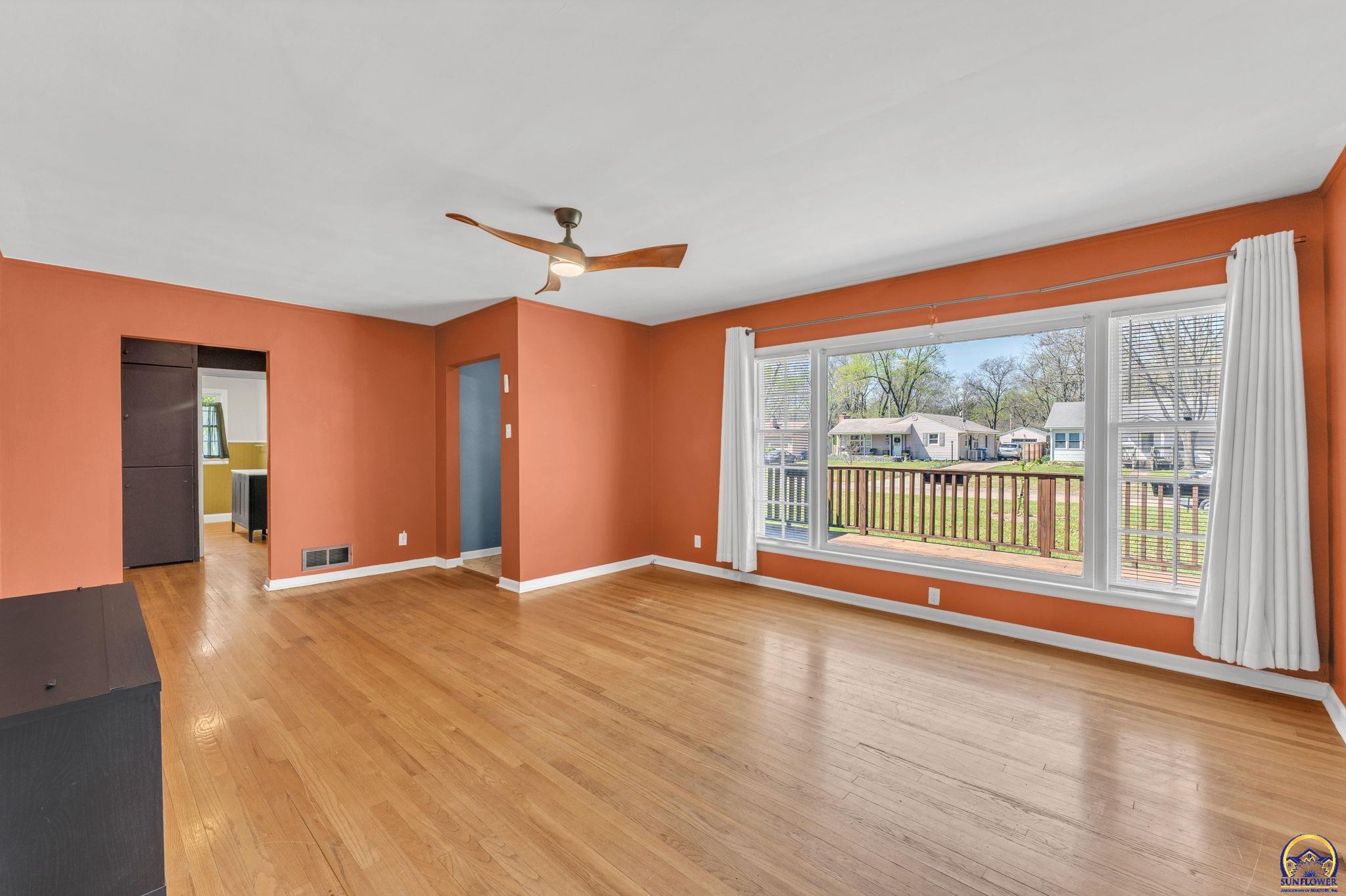 2016 Southwest James Street Topeka, KS 66604 - Photo 14 of 44