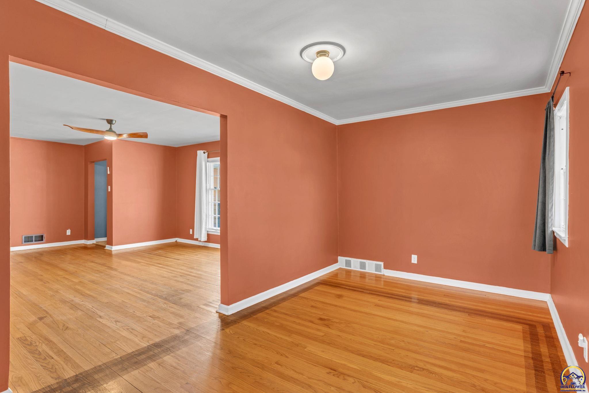 2016 Southwest James Street Topeka, KS 66604 - Photo 15 of 44