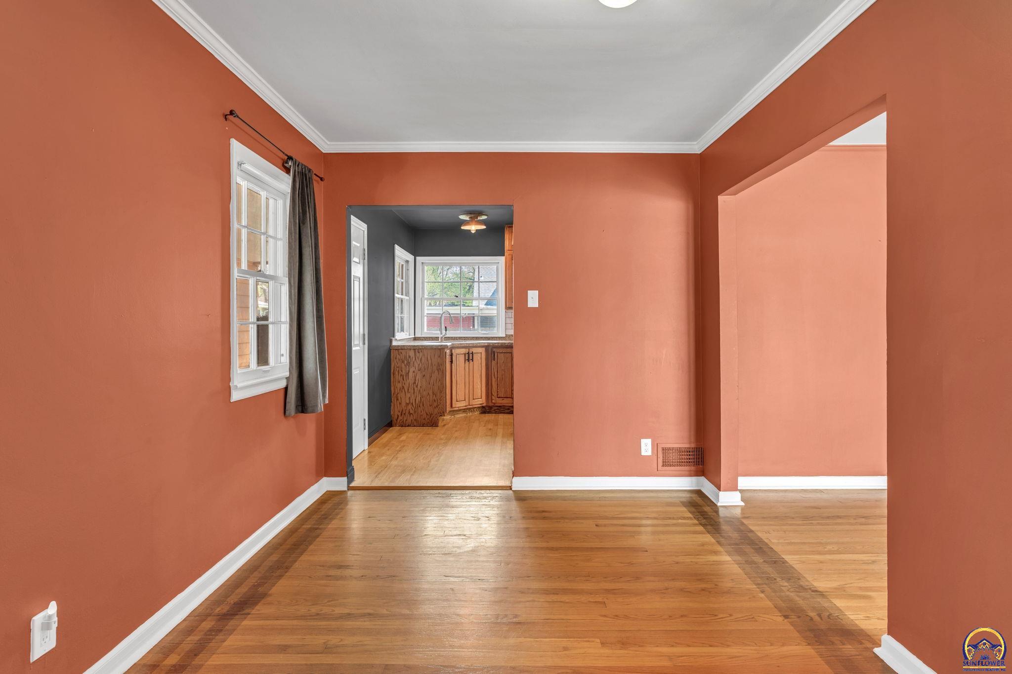 2016 Southwest James Street Topeka, KS 66604 - Photo 16 of 44