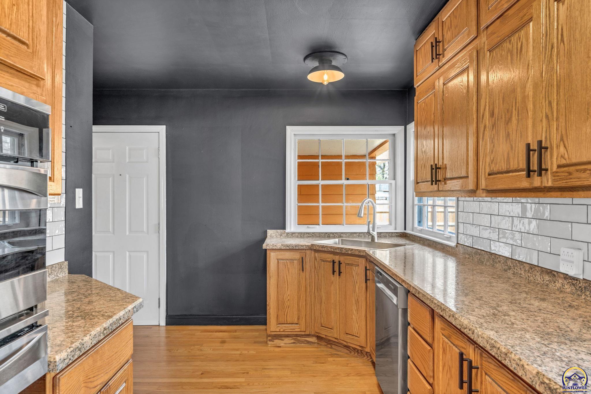 2016 Southwest James Street Topeka, KS 66604 - Photo 19 of 44