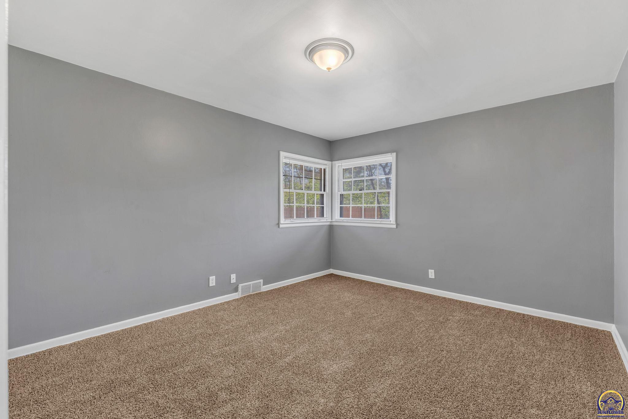 2016 Southwest James Street Topeka, KS 66604 - Photo 24 of 44