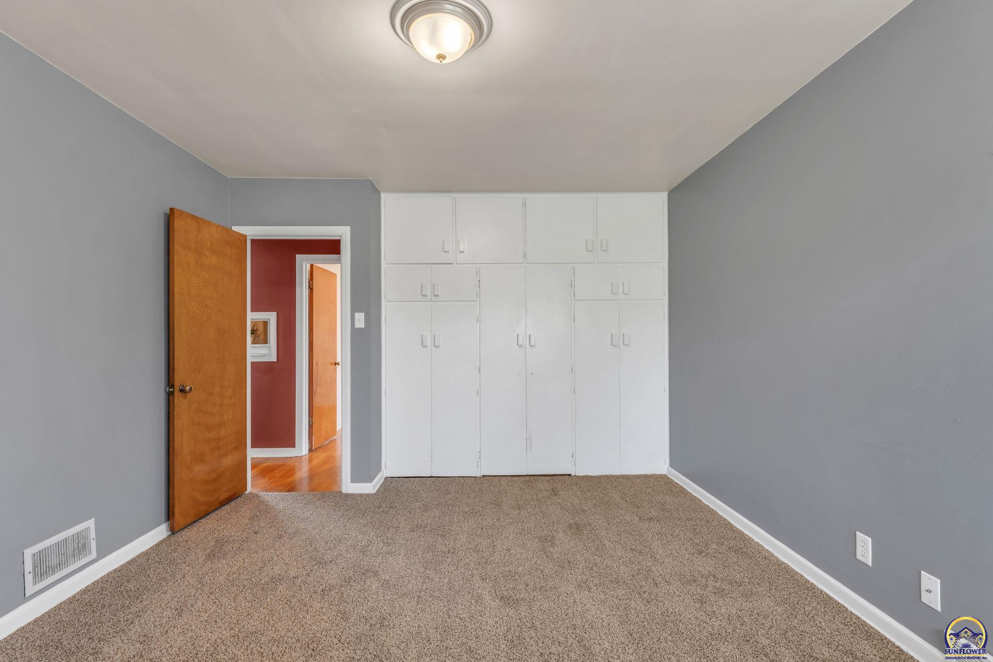 2016 Southwest James Street Topeka, KS 66604 - Photo 25 of 44