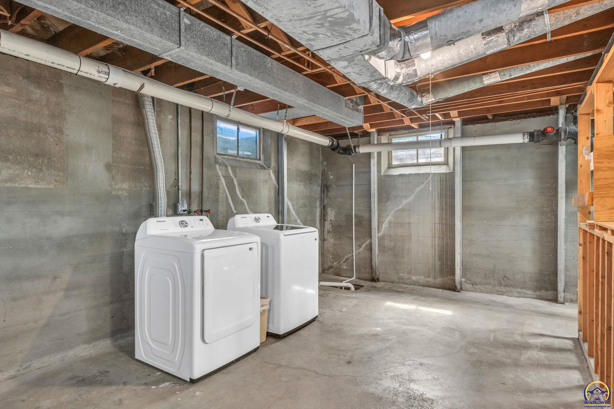 2016 Southwest James Street Topeka, KS 66604 - Photo 34 of 44