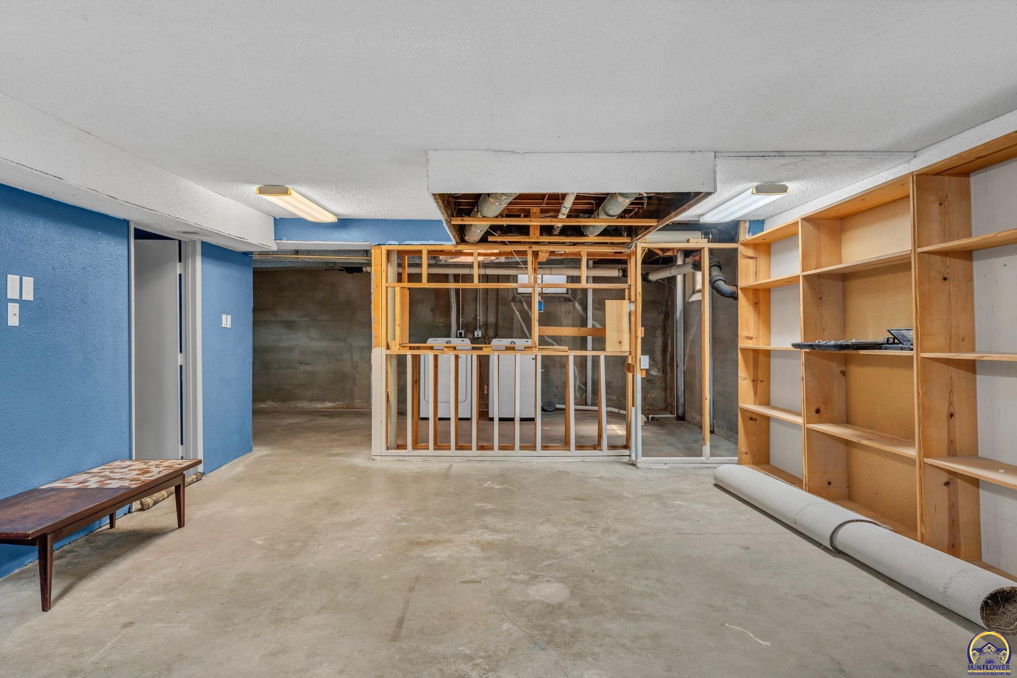 2016 Southwest James Street Topeka, KS 66604 - Photo 37 of 44