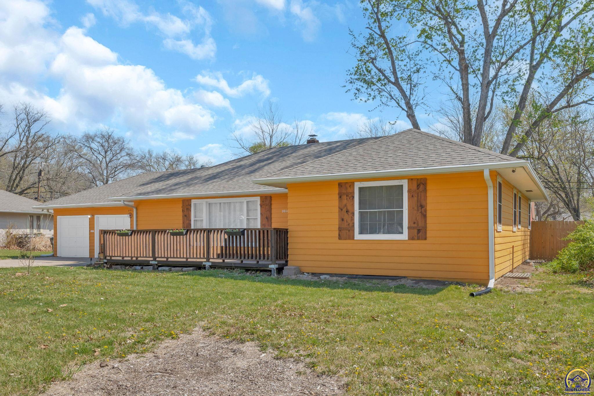 2016 Southwest James Street Topeka, KS 66604 - Photo 4 of 44