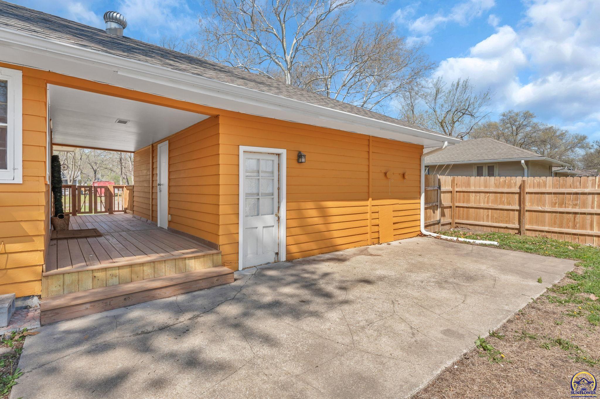 2016 Southwest James Street Topeka, KS 66604 - Photo 43 of 44