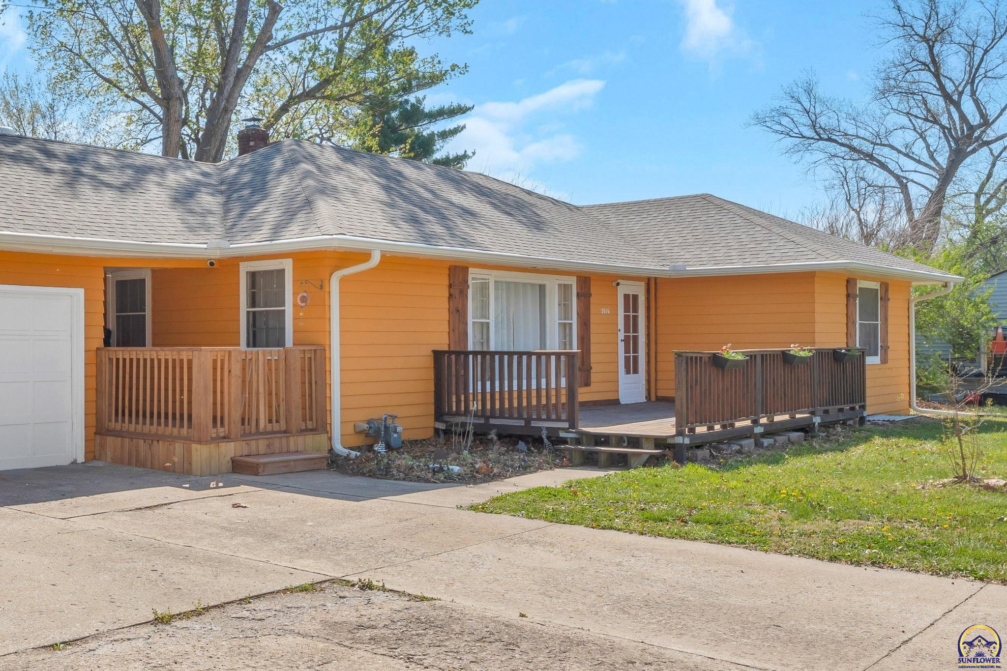 2016 Southwest James Street Topeka, KS 66604 - Photo 5 of 44