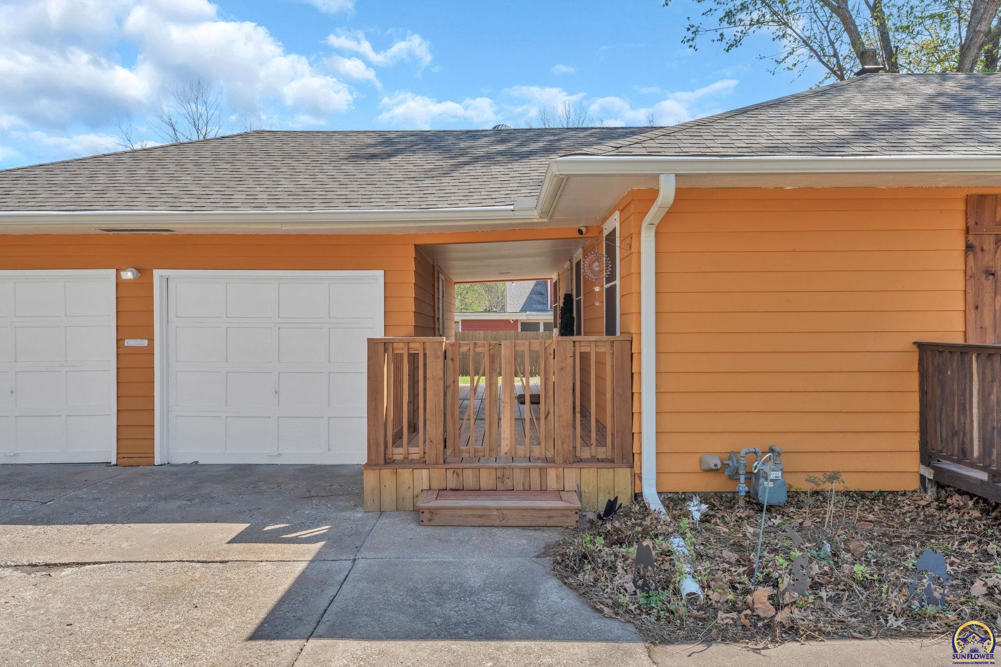 2016 Southwest James Street Topeka, KS 66604 - Photo 6 of 44