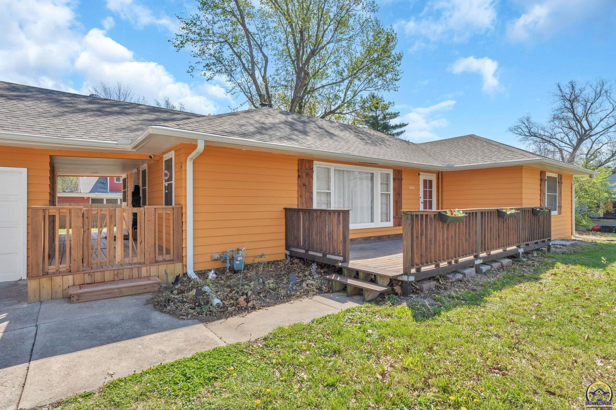 2016 Southwest James Street Topeka, KS 66604 - Photo 7 of 44