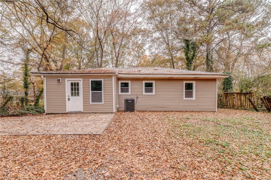 43 King Bee Circle Rome, GA 30161 - Photo 39 of 47 front view of house with a yard