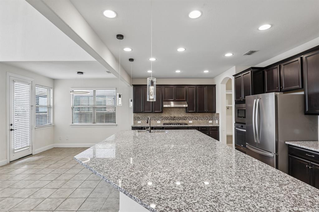 7228 Ridgepoint Drive Irving, TX 75063 - Photo 9 of 38