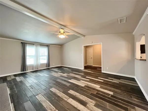$2,295 | 1617 Edgehill Road, Benbrook, TX 76126