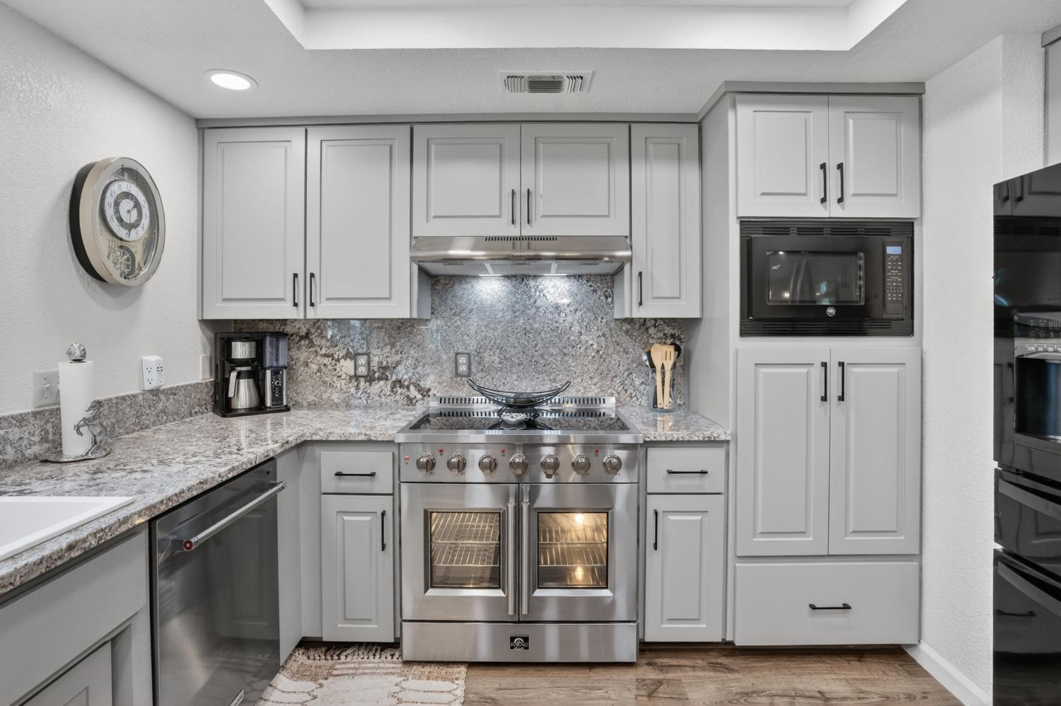 13088 Cherry Road Wilton, CA 95693 - Photo 3 of 58