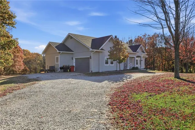 $599,000 | 917 Washboard Road, Sibley, MO 64088