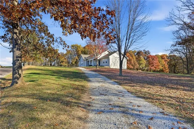 $599,000 | 917 Washboard Road, Sibley, MO 64088