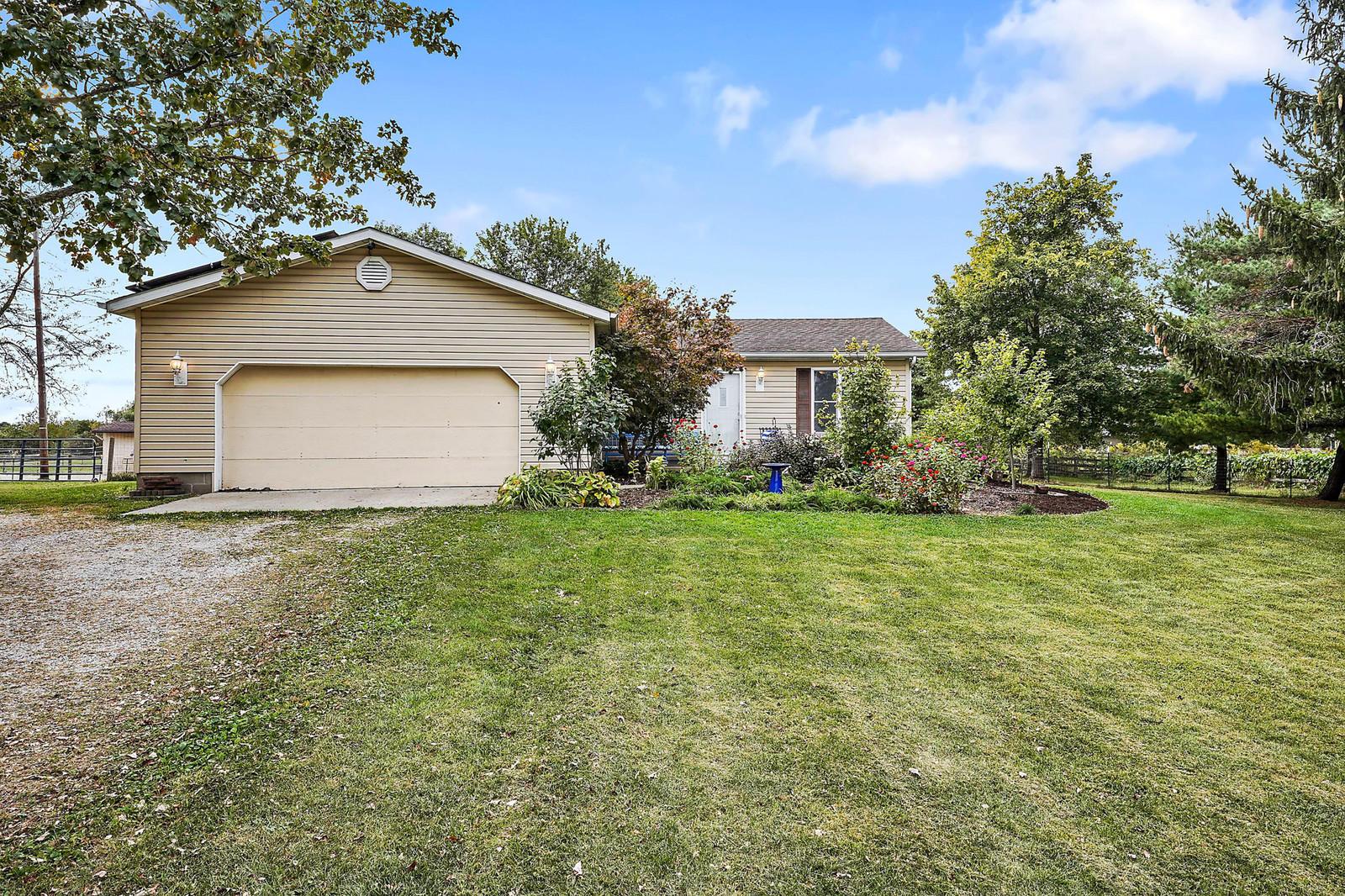 10932 York Road Southwest Baltimore, OH 43105 - Photo 1 of 33
