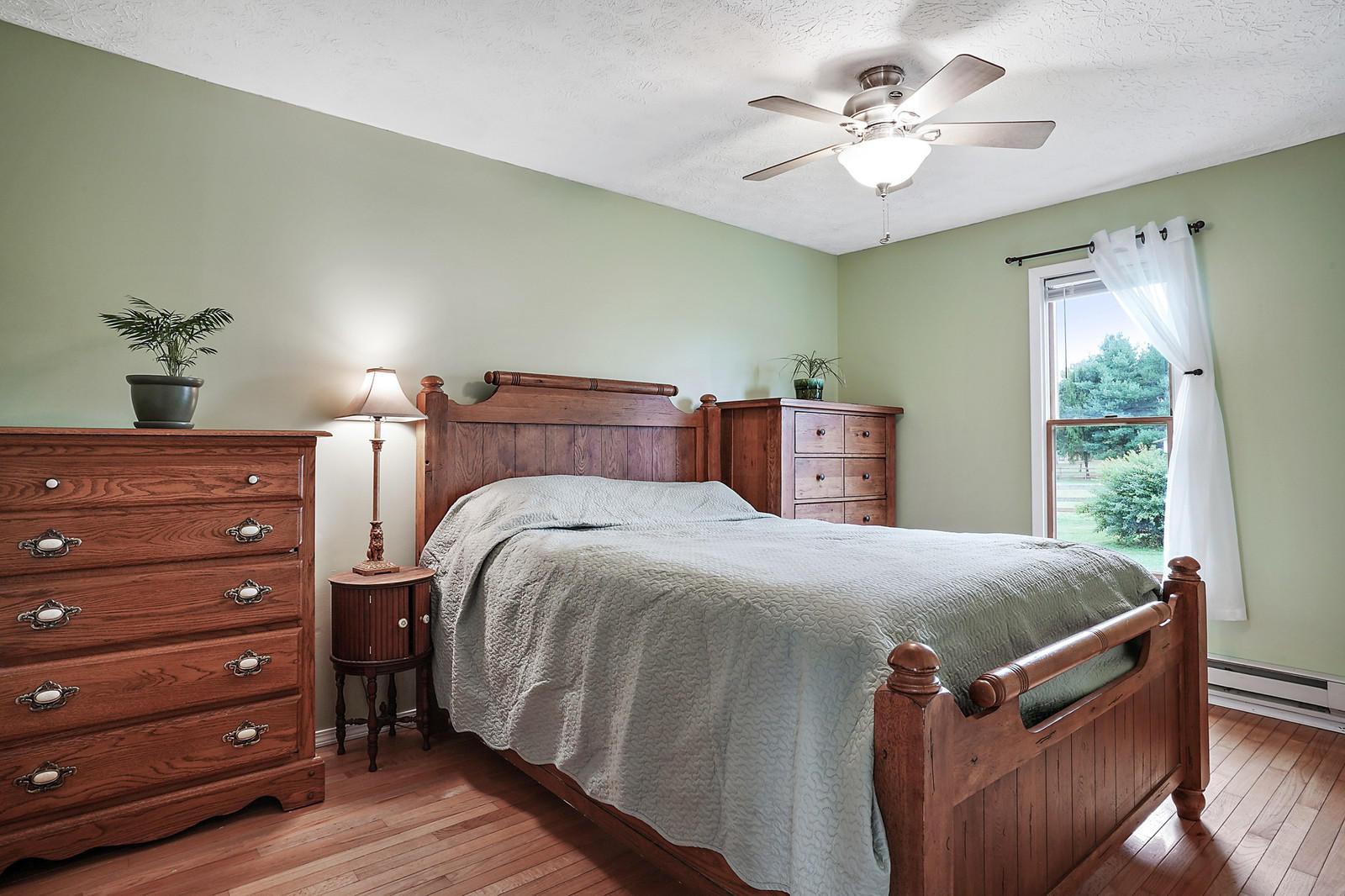 10932 York Road Southwest Baltimore, OH 43105 - Photo 12 of 33