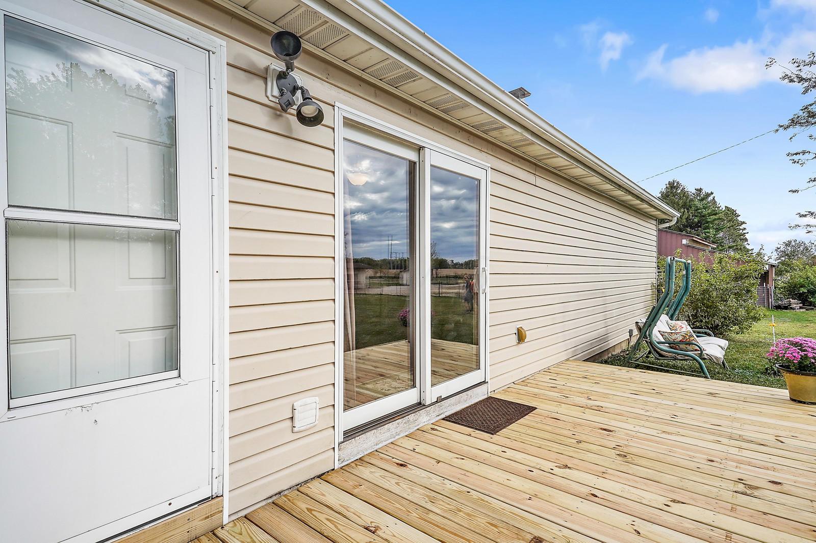 10932 York Road Southwest Baltimore, OH 43105 - Photo 18 of 33