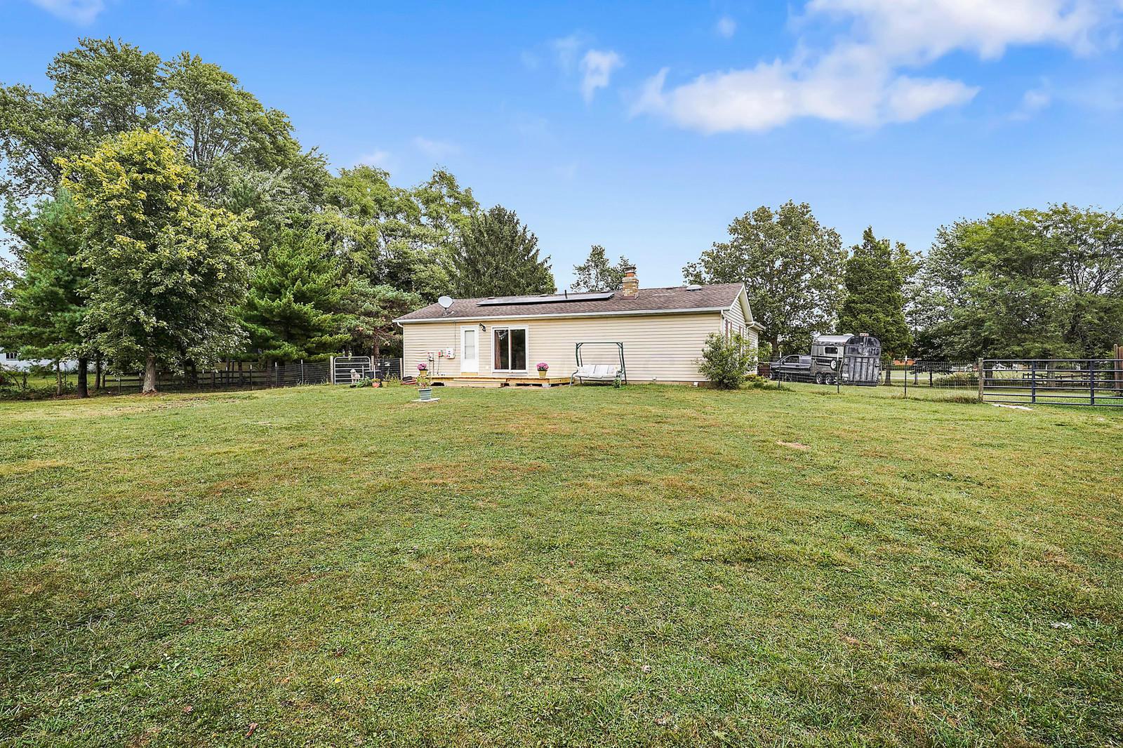 10932 York Road Southwest Baltimore, OH 43105 - Photo 20 of 33