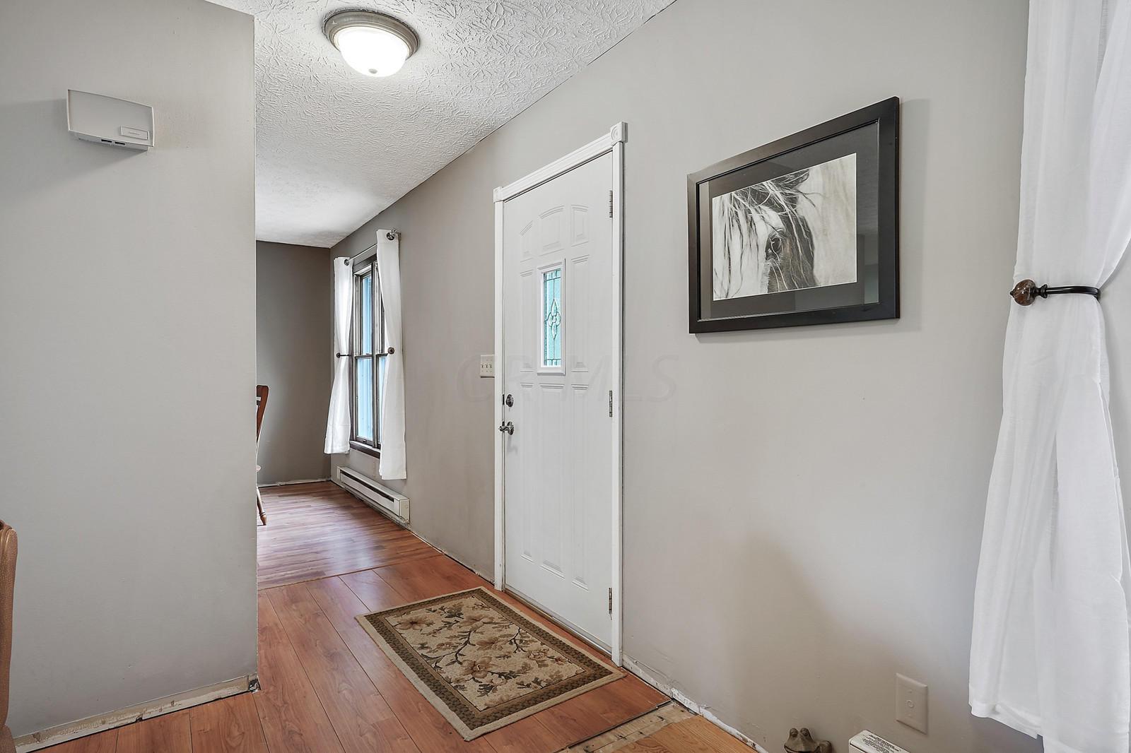 10932 York Road Southwest Baltimore, OH 43105 - Photo 5 of 33