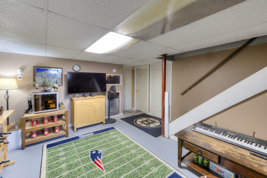 10 Ridgewood Road Worcester, MA 01606 - Photo 26 of 38