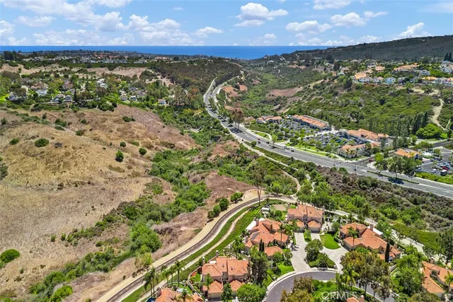 a picture of a bench in a cabinet