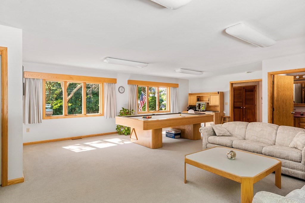 16 Meadowbrook Road Derry, NH 03038 - Photo 21 of 40